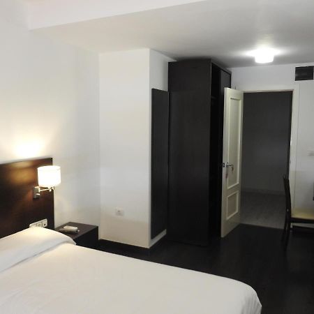 Hostal Meson De Paco Carinena Exterior photo