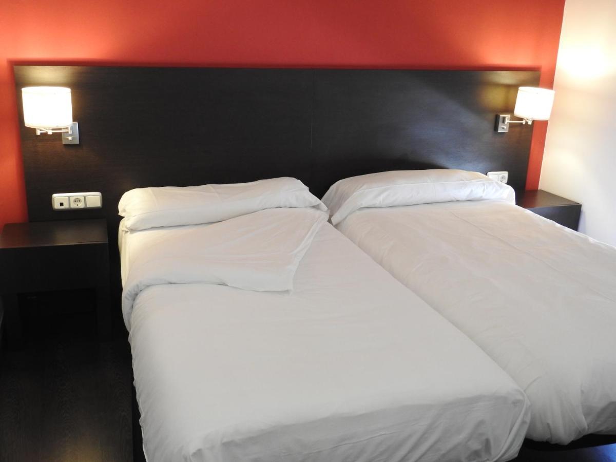 Hostal Meson De Paco Carinena Exterior photo